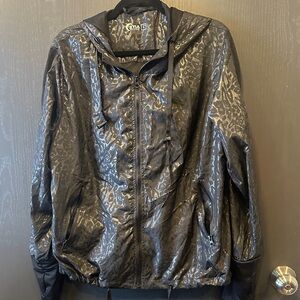 Zyia size large lightweight windbreaker
